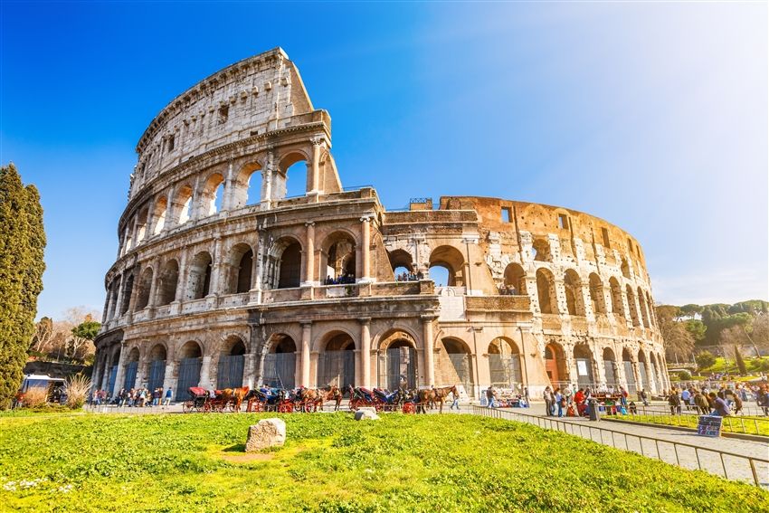 春のイタリア旅行│ローマ・コロッセオ、絶景カプリ島、ポンペイ遺跡、天空の城、ミラノ運河地区、奇跡のピサ、ゴンドラ、2つの高速鉄道で巡る10日間