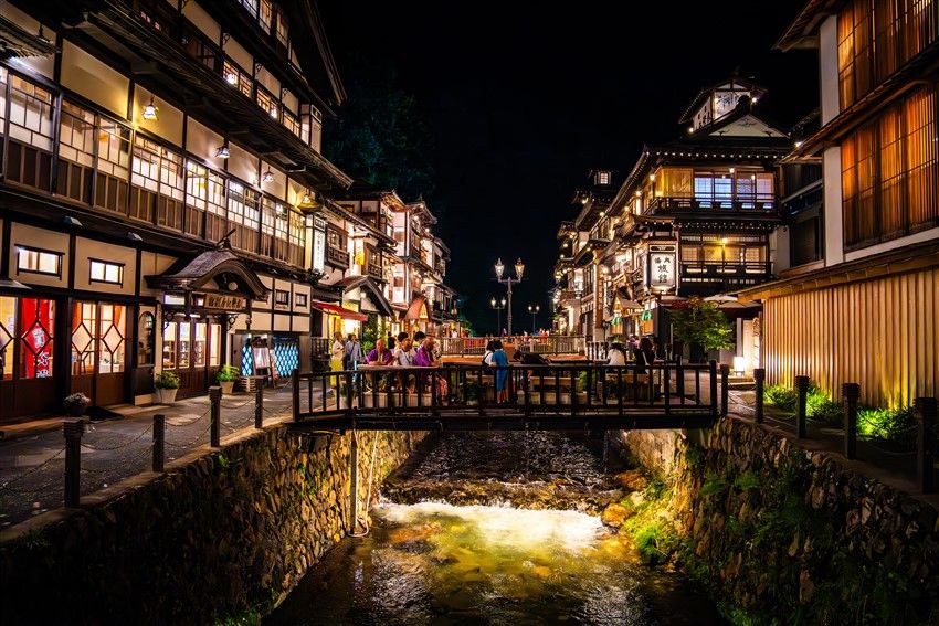 三つのゼロで深く青森|東北白神山地、神秘の清池、奥入瀬渓流、銀山温泉、猊鼻渓、合掌村、果物狩り、和牛宴8日間