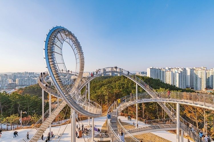 順道遊釜山｜親子雙樂園.SeaLife水族館.LUGE滑車.五星海景汗蒸幕.天空膠囊列車5日(彩妝)