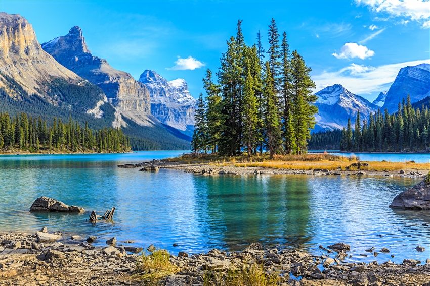 マリーン湖(Maligne Lake)