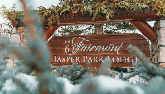 フェアモント・ジャスパー・パーク・ロッジ (FAIRMONT JASPER PARK LODGE)