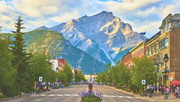 バンフ・アベニュー(Banff Avenue)