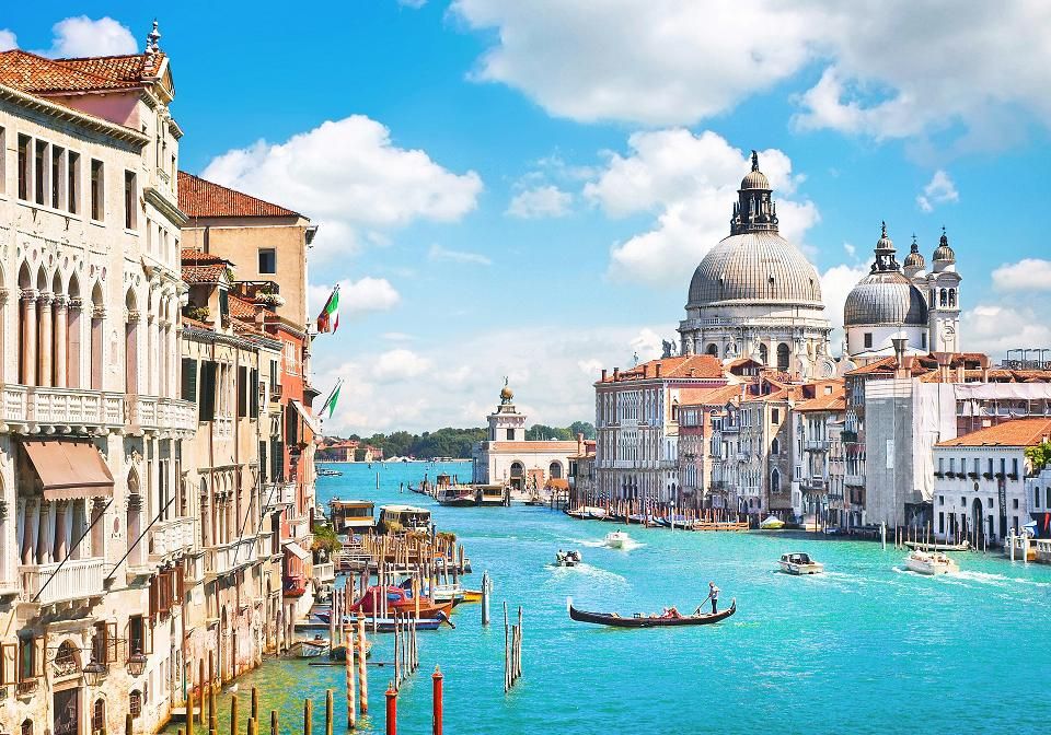 クラシックイタリア（冬）│ミラノ頂上制覇・サンタ・マリア・デル・フィオーレ大聖堂の展望・カフェ・フローリアン・揺れるゴンドラ・トスカーナワインテイスティング・ミシュラン美食・三都市連泊10日間